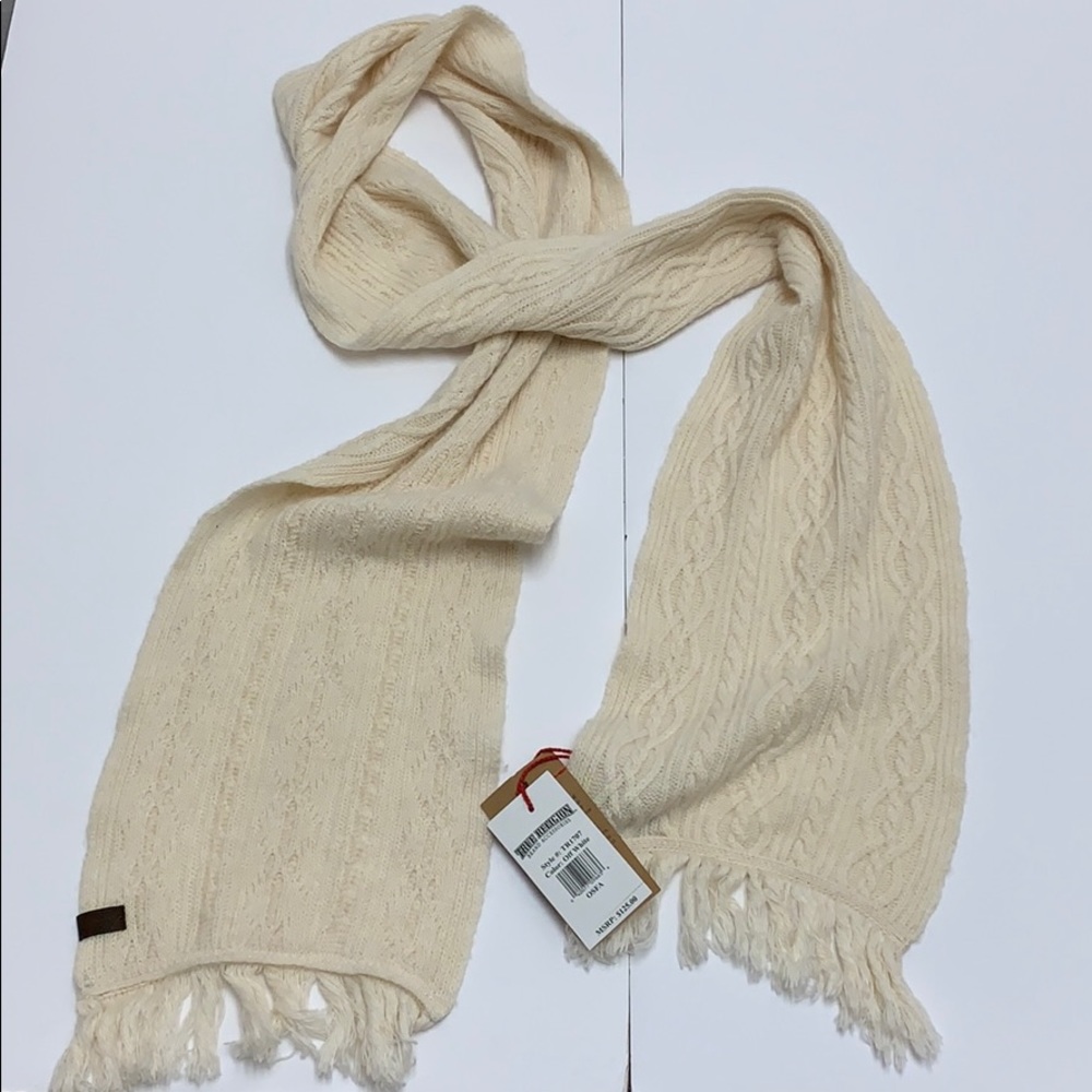 True Religion Cable knit Scarf, 7 feet x 7.5inche